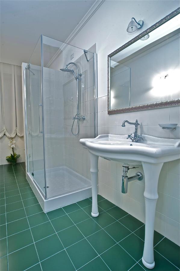 Design Suite Tirano Exterior photo